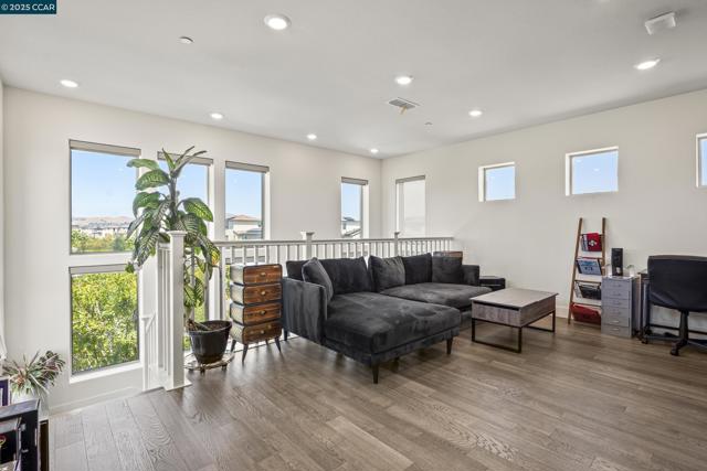 5755 Juniper Way, Dublin CA: https://media.crmls.org/mediaz/a2adeda4-06b3-4290-b554-f9389bc060f6.jpg