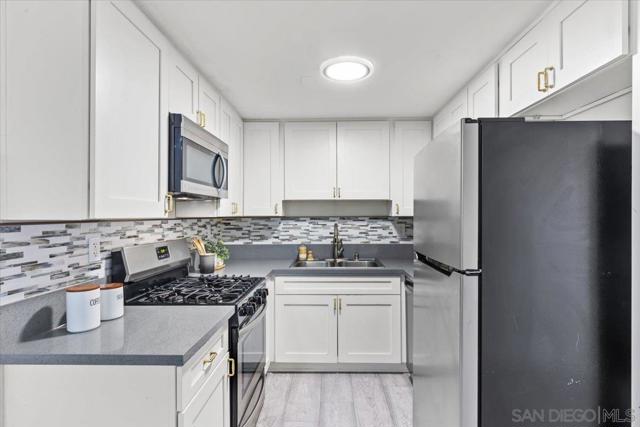 4224 46Th St, San Diego CA: https://media.crmls.org/mediaz/a2aeab7b-eb7c-407b-9c59-04bd11d5f59e.jpg