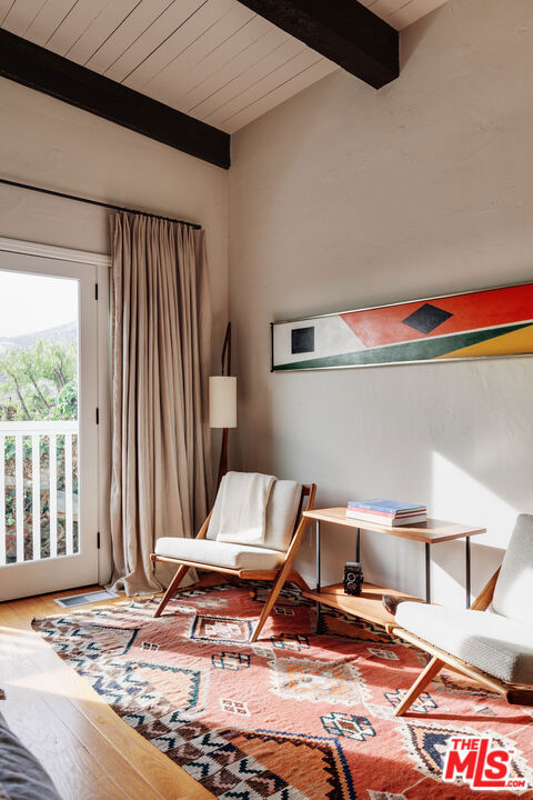 3629 Serra Road, Malibu CA: https://media.crmls.org/mediaz/a2aec3e0-a065-4d19-bb07-9630b31d70a6.jpg