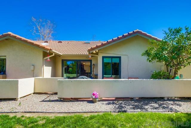 17832 Avenida Cordillera, San Diego CA: https://media.crmls.org/mediaz/a2aefc93-8577-4a81-befa-541108f017c6.jpg