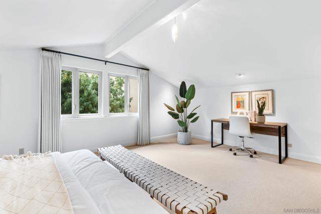 2885 Caminito Merion, La Jolla CA: https://media.crmls.org/mediaz/a2af651b-1cc8-4f72-a4b7-851effa9863a.jpg