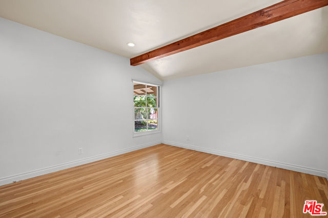 3709 Stone Canyon Avenue, Sherman Oaks CA: https://media.crmls.org/mediaz/a2b07d0b-1f67-43a8-8fbc-35975fd04c21.jpg