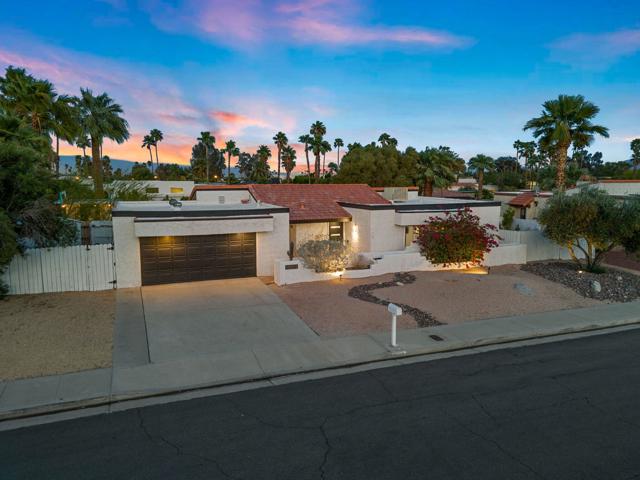 1862 N Nogales Way, Palm Springs CA: https://media.crmls.org/mediaz/a2b08ece-c22c-4dce-b81f-4f7e771f2350.jpg