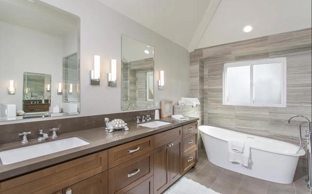 Image 21 of 29 For 48 Spinnaker Way