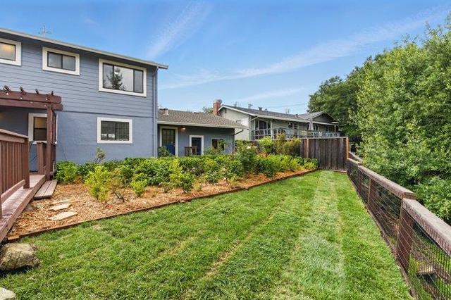 3642 Mcnulty Way, Redwood City CA: https://media.crmls.org/mediaz/a2b2011f-cf6e-4236-85d9-cdac0af3a9e4.jpg