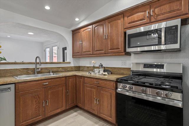 902 Blazingwood Drive, Sunnyvale CA: https://media.crmls.org/mediaz/a2b2227c-3a89-4623-8a48-7cf7d4a71ff2.jpg