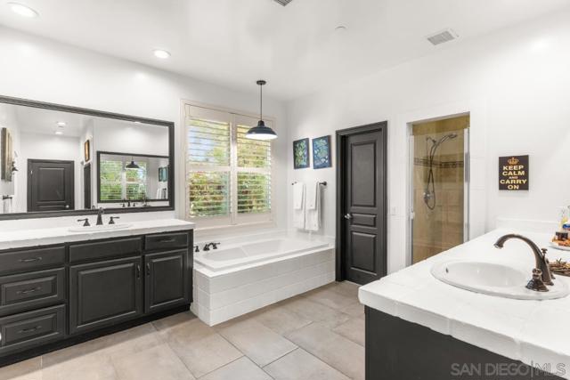 1195 Via Encinos, Fallbrook CA: https://media.crmls.org/mediaz/a2b24761-6e7d-487d-b9c1-3328a509d229.jpg