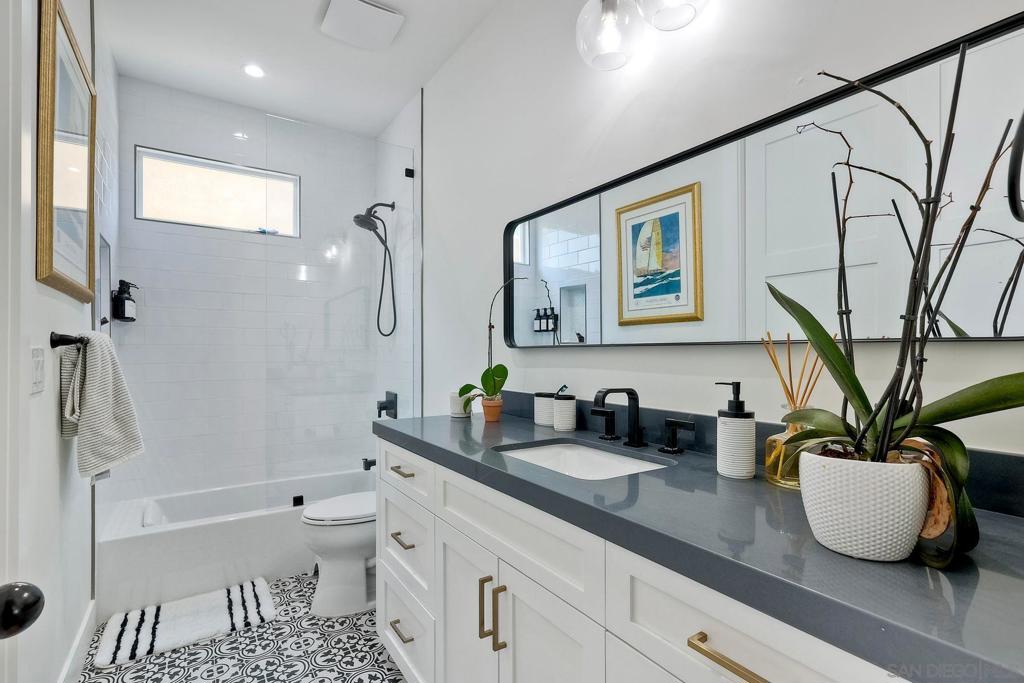 776 Silvergate Ave - photo 13