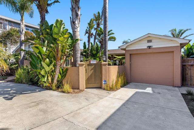 4790 Opal Cliff Drive, Santa Cruz CA: https://media.crmls.org/mediaz/a2b37c35-f39d-4532-81de-086060479235.jpg