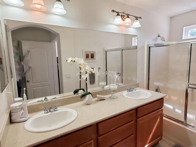 Detail Gallery Image 18 of 18 For 6484 Corte La Luz, Carlsbad,  CA 92009 - 2 Beds | 2 Baths