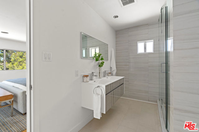 7470 Woodrow Wilson Drive, Los Angeles CA: https://media.crmls.org/mediaz/a2b4cae2-7377-4c1b-a846-f3a97775142c.jpg