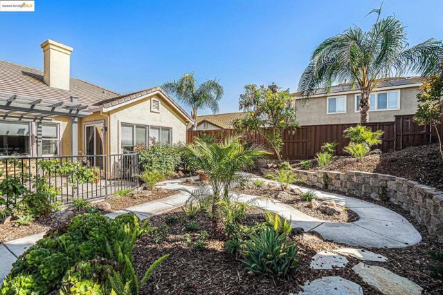 113 Little Ranch Circle, Oakley CA: https://media.crmls.org/mediaz/a2b571cd-9d7d-43ce-9da0-41fa28e10ec4.jpg
