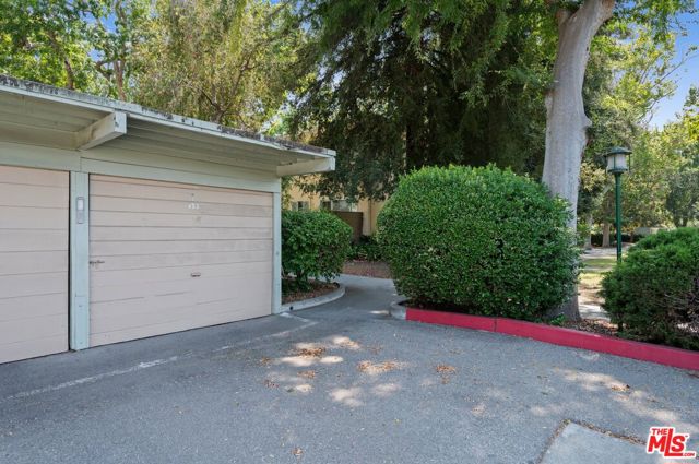 5443 1/2 Village, Los Angeles CA: https://media.crmls.org/mediaz/a2b66fcc-528f-4c77-aa46-20084ca7a361.jpg