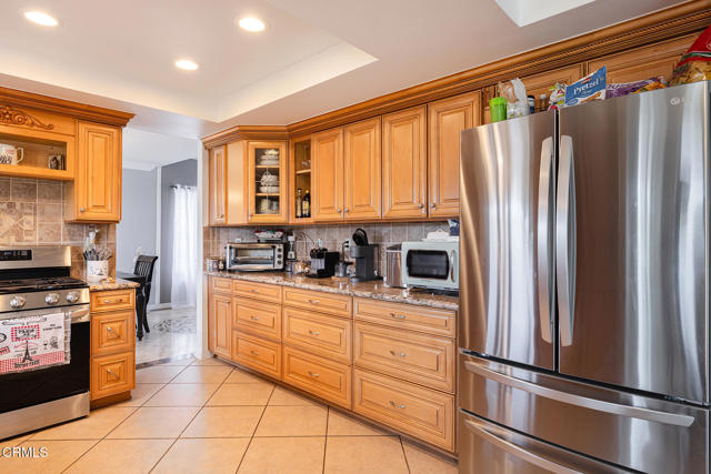 800 Calle Higuera, Camarillo CA: https://media.crmls.org/mediaz/a2b68938-92bc-4bb8-9208-a2019f9aeb87.jpg