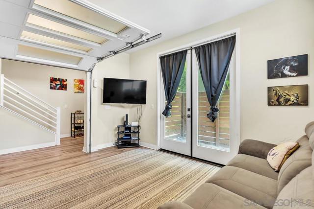 722 Anchor Ct, Chula Vista CA: https://media.crmls.org/mediaz/a2b6dbeb-3b29-4bd7-962f-c5f5c2153b7e.jpg