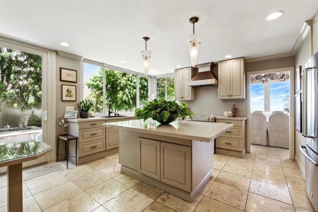 2885 Caminito Merion, La Jolla CA: https://media.crmls.org/mediaz/a2b73b5e-1cab-46e2-9696-508efbd19648.jpg