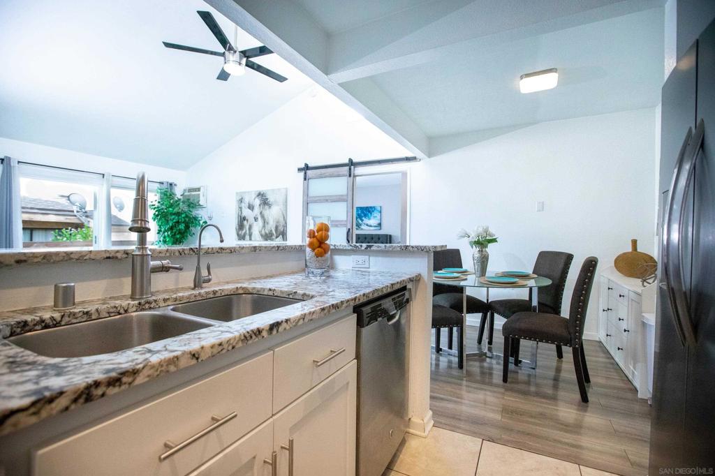 MLS #250036591SD image #6