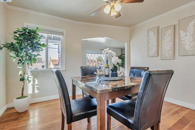 10500 Byron Ave, Oakland CA: https://media.crmls.org/mediaz/a2b8956e-c2b2-4b69-8f0f-0f52c01a94bc.jpg