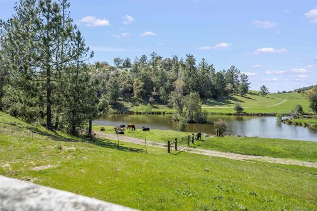 2464 Wynola Rd, Julian CA: https://media.crmls.org/mediaz/a2b9675e-80d4-4ebd-b34a-6a530fcca07a.jpg