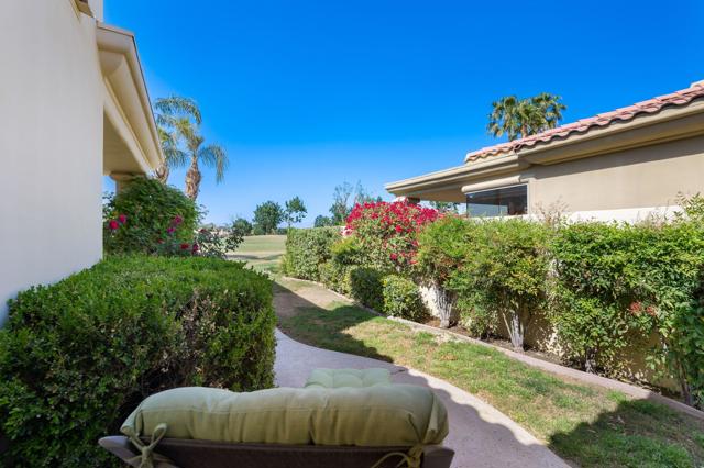 80080 Riviera, La Quinta CA: https://media.crmls.org/mediaz/a2b9adb2-29b4-4536-8d0e-3fa14a69a3dc.jpg