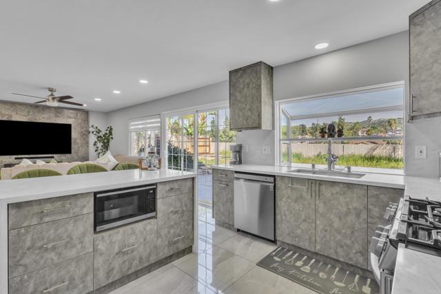 Detail Gallery Image 11 of 57 For 1935 Jasmine St, El Cajon,  CA 92021 - 4 Beds | 2/1 Baths