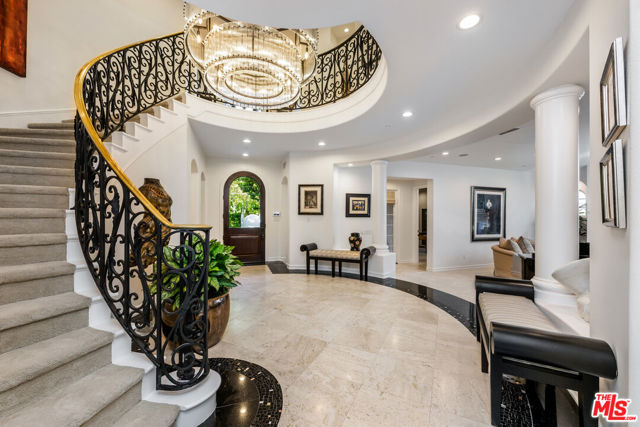 26722 Provence Drive, Calabasas CA: https://media.crmls.org/mediaz/a2ba5a72-ea9b-4ac0-8c02-d2cb41d36959.jpg