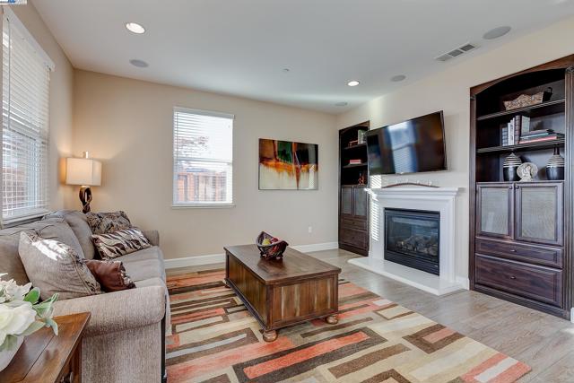 Image 13 of 60 For 2394 Amantea Way