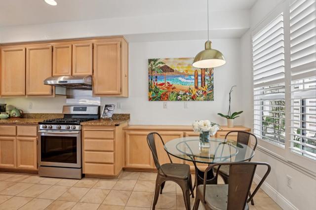 595 Shoal Circle,  CA: https://media.crmls.org/mediaz/a2bb46dc-7d79-4578-9907-9551373ea918.jpg