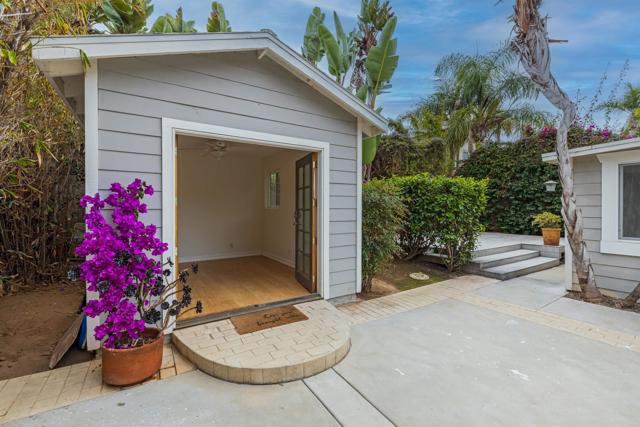 393 Date Avenue, Carlsbad CA: https://media.crmls.org/mediaz/a2bbb362-6ce1-4a84-b2b0-b444854ff4bd.jpg