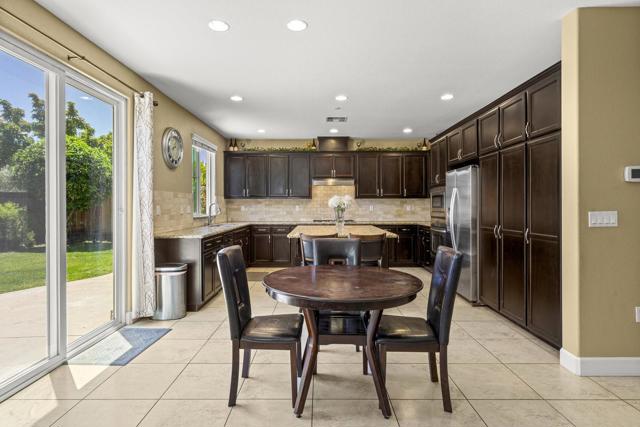 1420 Cielo Vista Lane, Gilroy CA: https://media.crmls.org/mediaz/a2bc08ec-adc7-4670-a068-c1538e6e6986.jpg