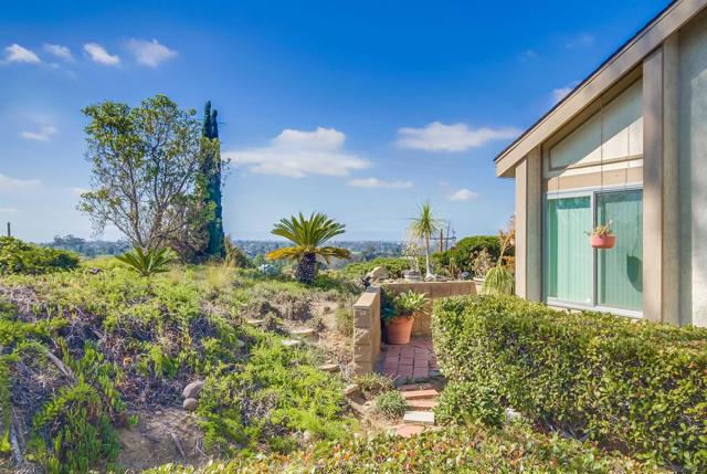 5430 Baltimore Drive Unit 72, La Mesa CA: https://media.crmls.org/mediaz/a2bc1bd7-e5bc-4d79-aed3-d768ac5bba20.jpg