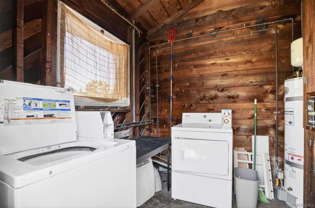 2324 Chatsworth - photo 17