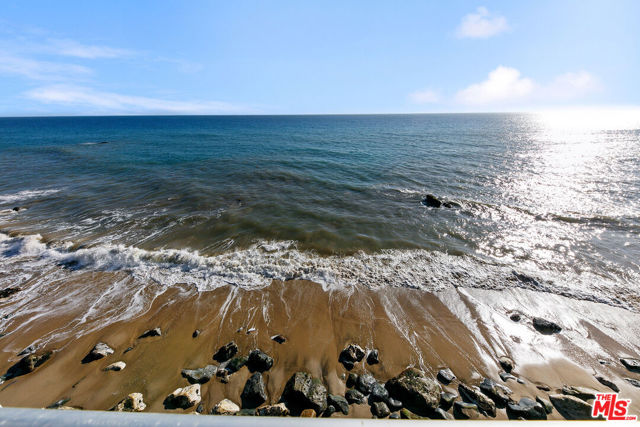 20438 Pacific Coast Highway, Malibu CA: https://media.crmls.org/mediaz/a2bc9b55-807a-4a68-9146-b9a5b8d47314.jpg