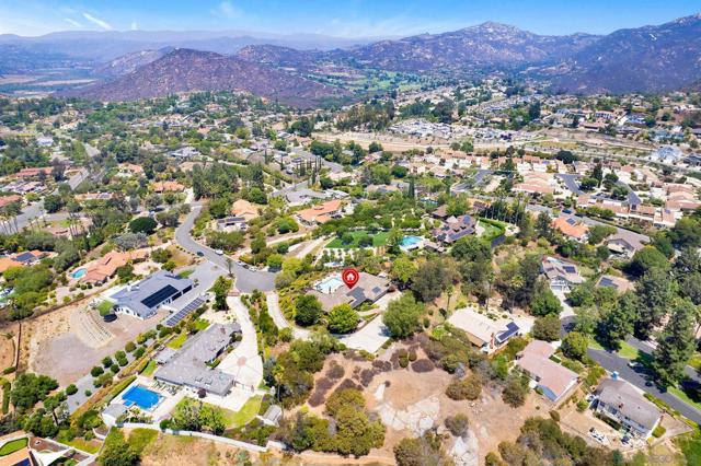 17505 Corte Lomas Verde, Poway CA: https://media.crmls.org/mediaz/a2bd028d-04c9-41a9-905c-65c05bcb59a3.jpg