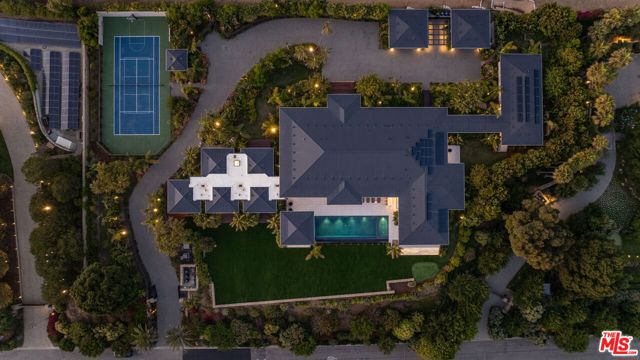 11809 Ellice Street, Malibu CA: https://media.crmls.org/mediaz/a2bdb107-c3a2-4588-a5d0-f20a088a3179.jpg