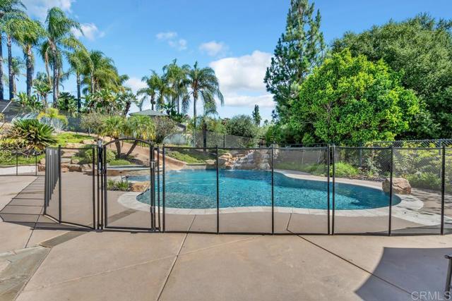 Detail Gallery Image 37 of 53 For 1404 Logan Ct, Escondido,  CA 92027 - 5 Beds | 4 Baths