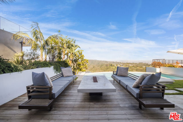 2028 Stradella Road, Los Angeles CA: https://media.crmls.org/mediaz/a2be994f-2be7-4b78-8f41-8e2eb6bd17bc.jpg