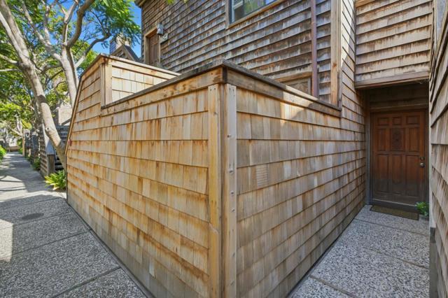 461 Dela Vina Avenue, Monterey CA: https://media.crmls.org/mediaz/a2bea1bf-5da6-4f37-a40c-56a992f9f04c.jpg