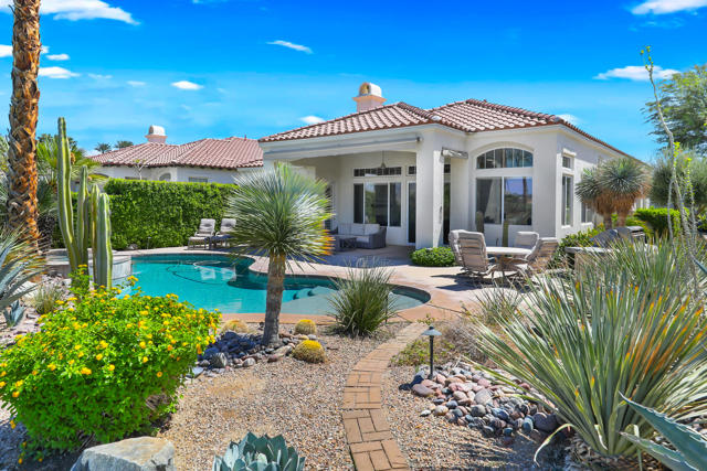 50405 Verano Drive, La Quinta CA: https://media.crmls.org/mediaz/a2bea730-ae57-4f43-bbb3-04074d3de412.jpg