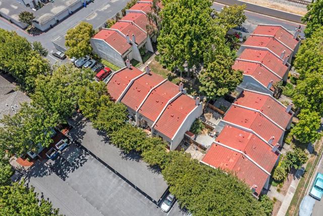 38652 Aurora Terrace, Fremont CA: https://media.crmls.org/mediaz/a2bec478-0973-421b-b959-ed3c2a57f8bb.jpg