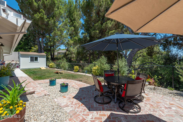 364 Longwood Court, Thousand Oaks CA: https://media.crmls.org/mediaz/a2befa86-7c83-431b-b52f-4889b1b6dfd0.jpg
