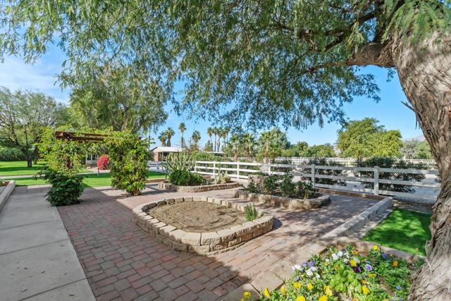 36706 Dune Palms Road, Indio CA: https://media.crmls.org/mediaz/a2c06ebc-6f33-46d6-9209-f96c68991cfe.jpg