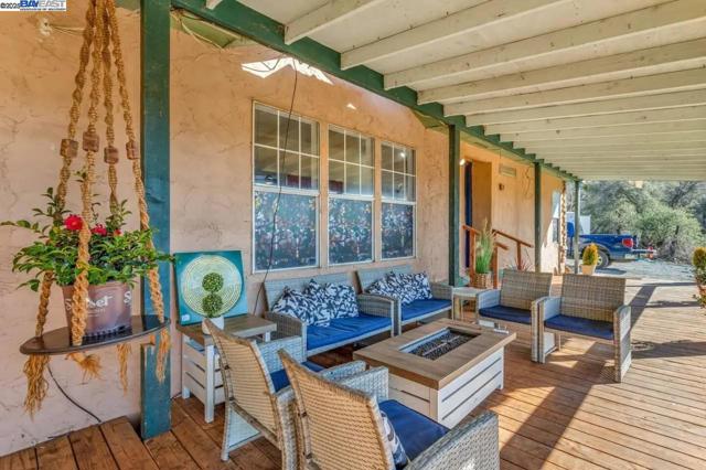 1170 Graceland Pl,  CA: https://media.crmls.org/mediaz/a2c07f8f-b80c-409e-a458-70f987d67d31.jpg