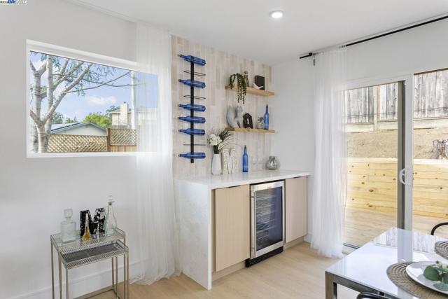 365 Monaco Ave, Union City CA: https://media.crmls.org/mediaz/a2c1026c-24e0-4070-b2ed-516ce03c96f4.jpg