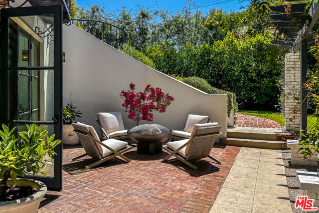 Image 37 of 43 For 2464 Catalina Street