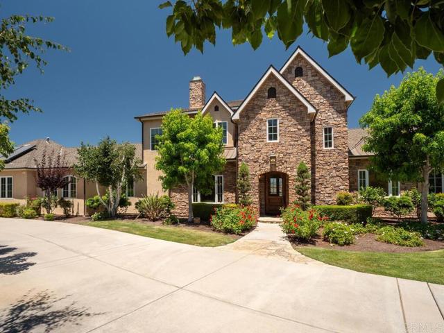 32110 Dos Ninas, Bonsall CA: https://media.crmls.org/mediaz/a2c1bab0-0f19-4bfb-aca7-4f5a00926c1b.jpg