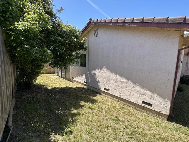 840 N Madeira Avenue, Salinas CA: https://media.crmls.org/mediaz/a2c28b0a-be10-40f4-9f5b-1301789f311f.jpg