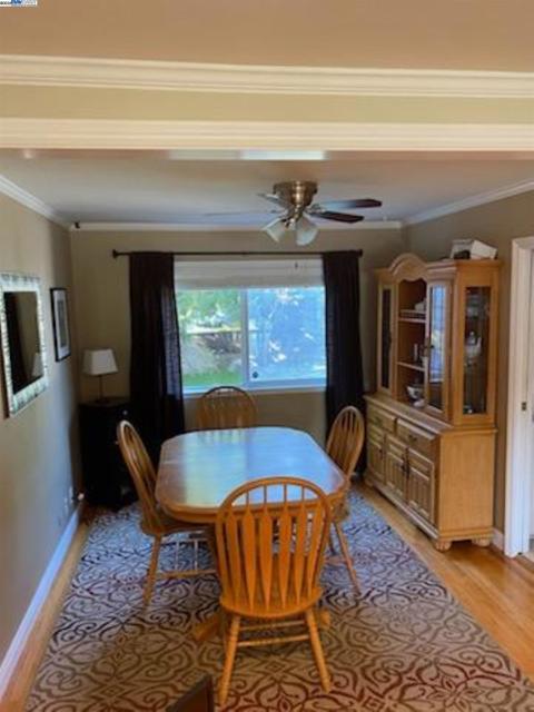 5186 Greenmeadow Dr, Concord CA: https://media.crmls.org/mediaz/a2c2fcac-a367-421c-8da9-9e74837b2e08.jpg