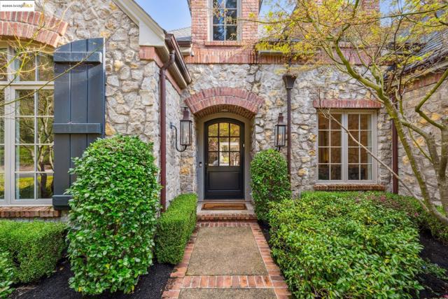 21 Samantha Dr, Lafayette CA: https://media.crmls.org/mediaz/a2c3d96f-cb4e-4134-a68d-781b00051878.jpg