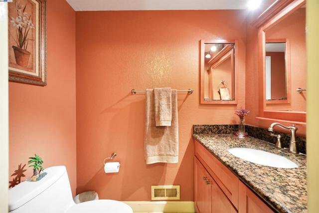 11868 Bloomington Way, Dublin CA: https://media.crmls.org/mediaz/a2c3f78f-ae7d-451b-bcd3-8a37bad65482.jpg